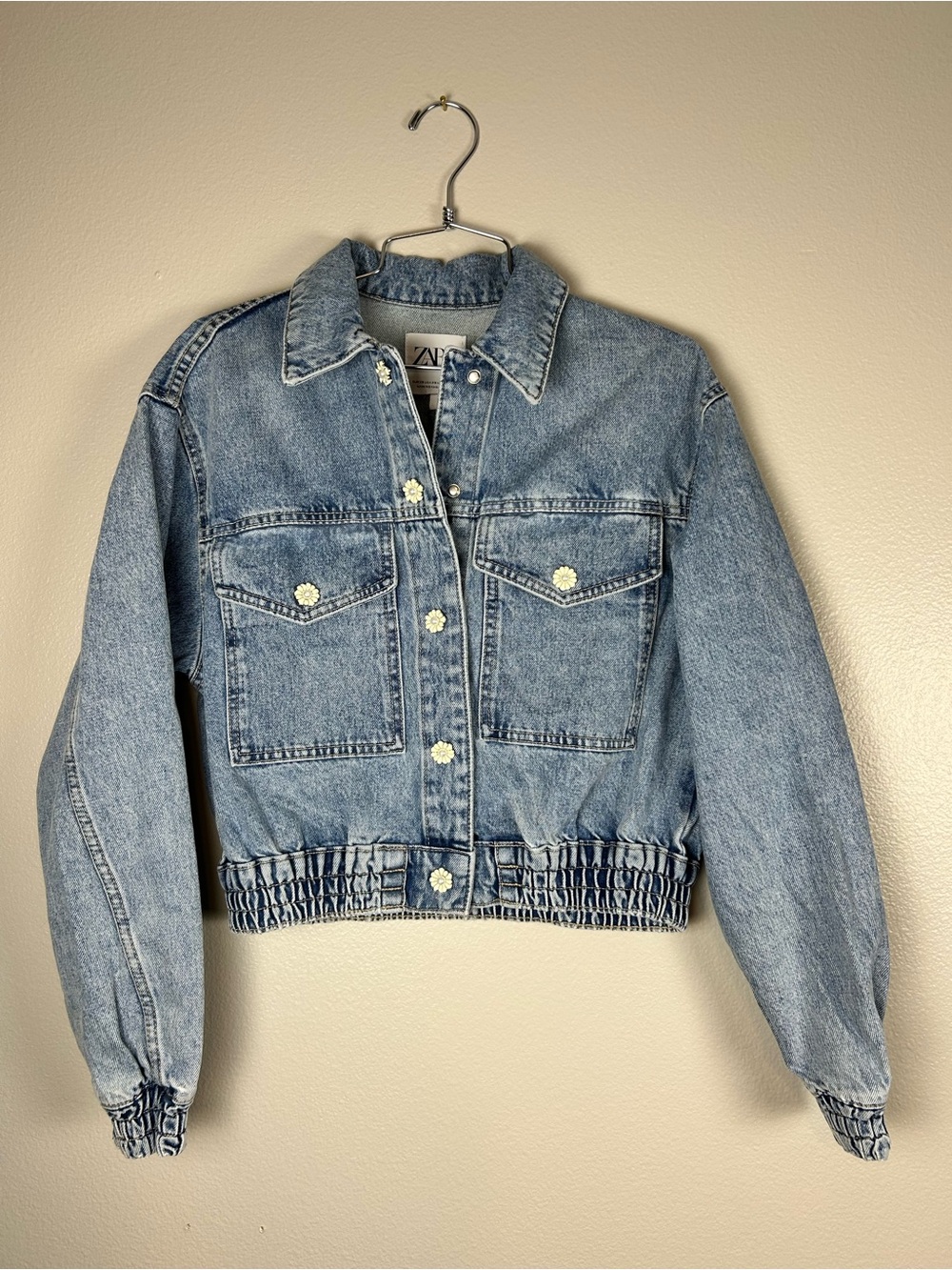 Zara Light Blue Cropped Denim Jacket With Flower Snaps